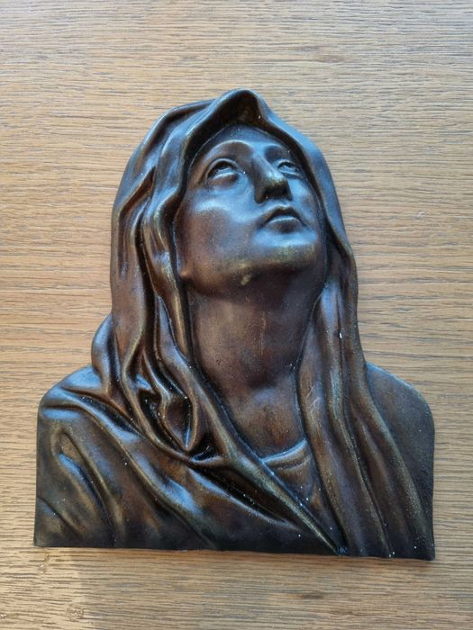 Matka Boska rzeźba z brązu