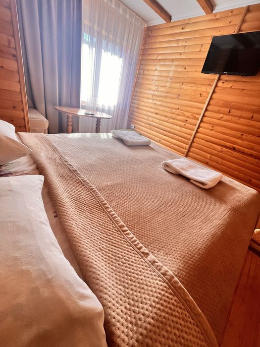 Здається котедж та сімейні апартаменти в Мигово