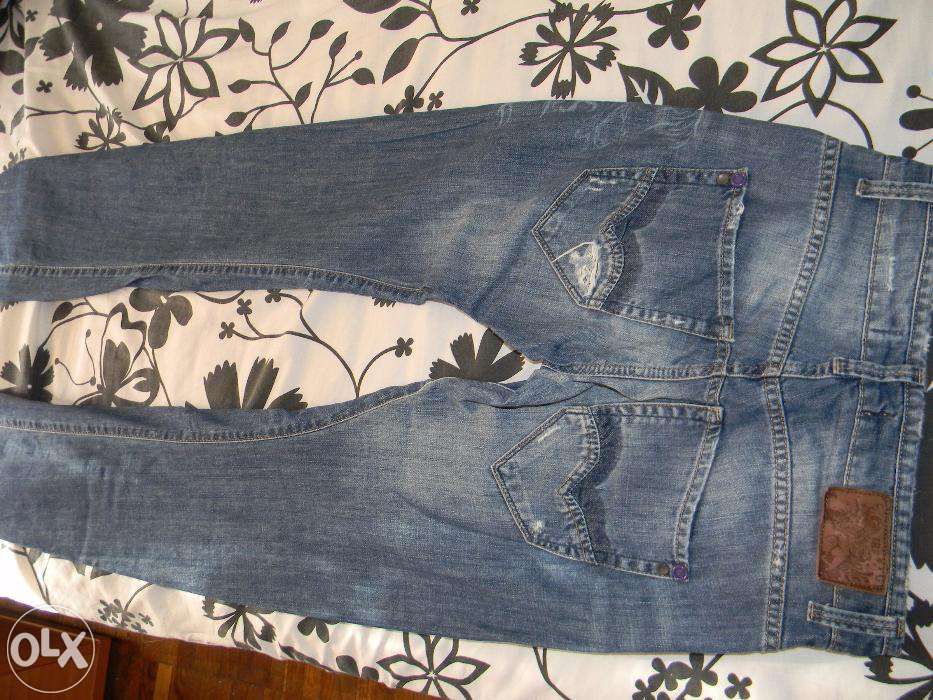 Джинси бойфренди Zara 25-26 з потертостями. Оригінальні