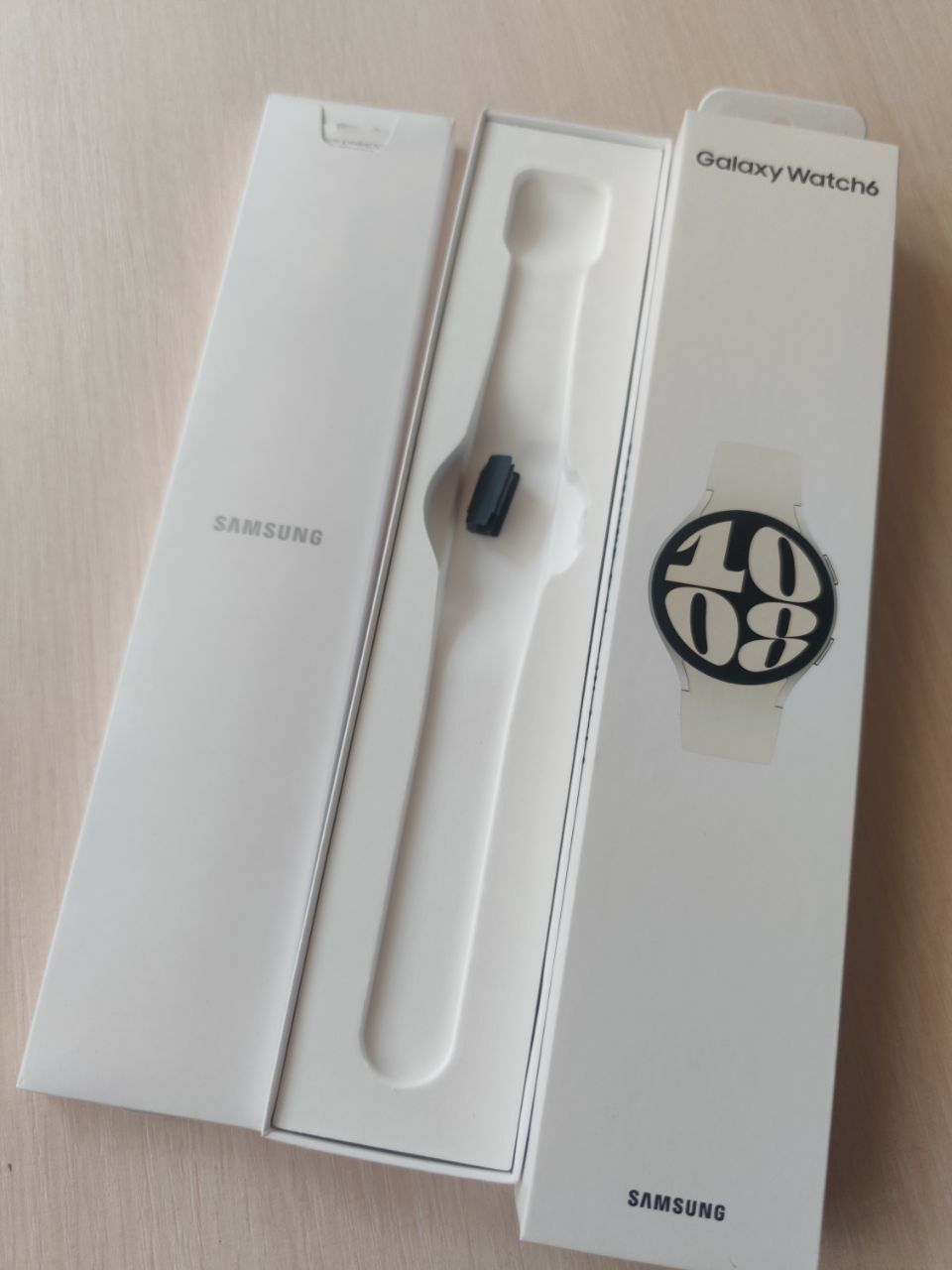Продам Смарт-годинник Samsung Galaxy Watch6 40mm (Gold) SM-R930NZEASEK