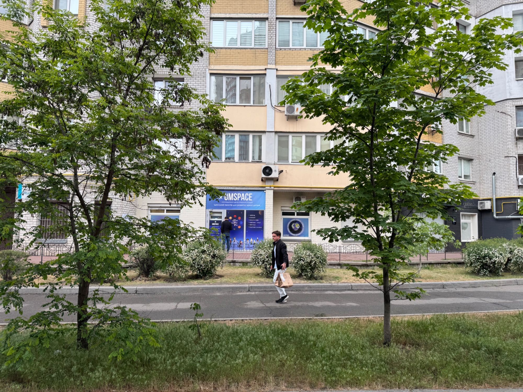 Оренда Фасад Комерція Бізнес БАНК МЕДЦЕНТР ЛАБОРАТОРІЯ МАГАЗИН Позняки
