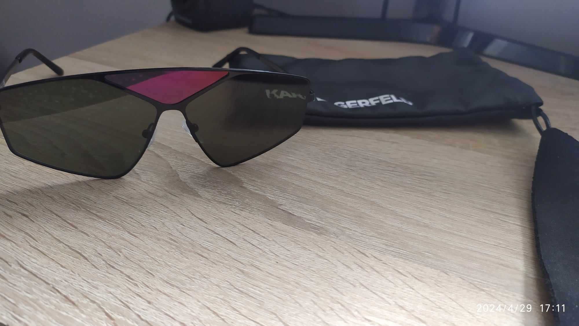 Okulary przeciwsłoneczne Karl Lagerfeld KL 311S 001.