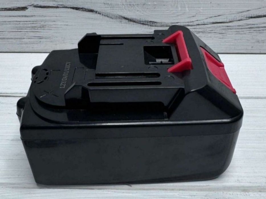 Аккумулятор посадка подходит к большенству инструмента. 
АКБ 21 В 4А.