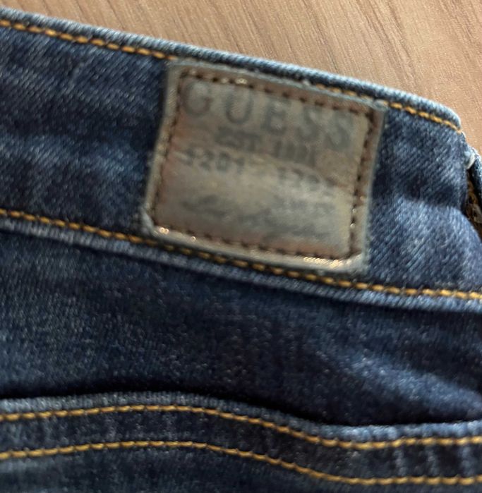 Jeansy damskie Guess