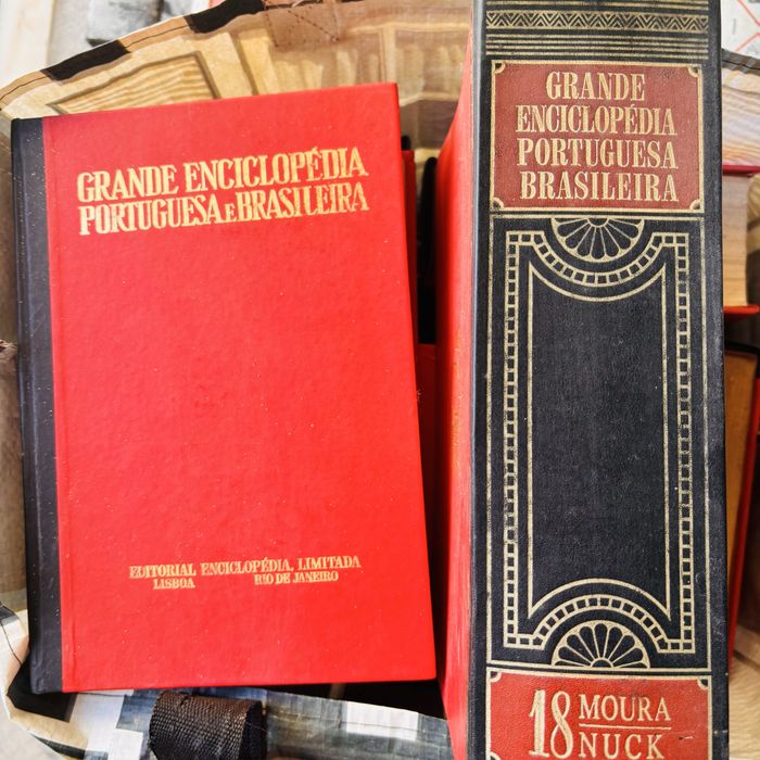 Livros antigos, inciclopedias