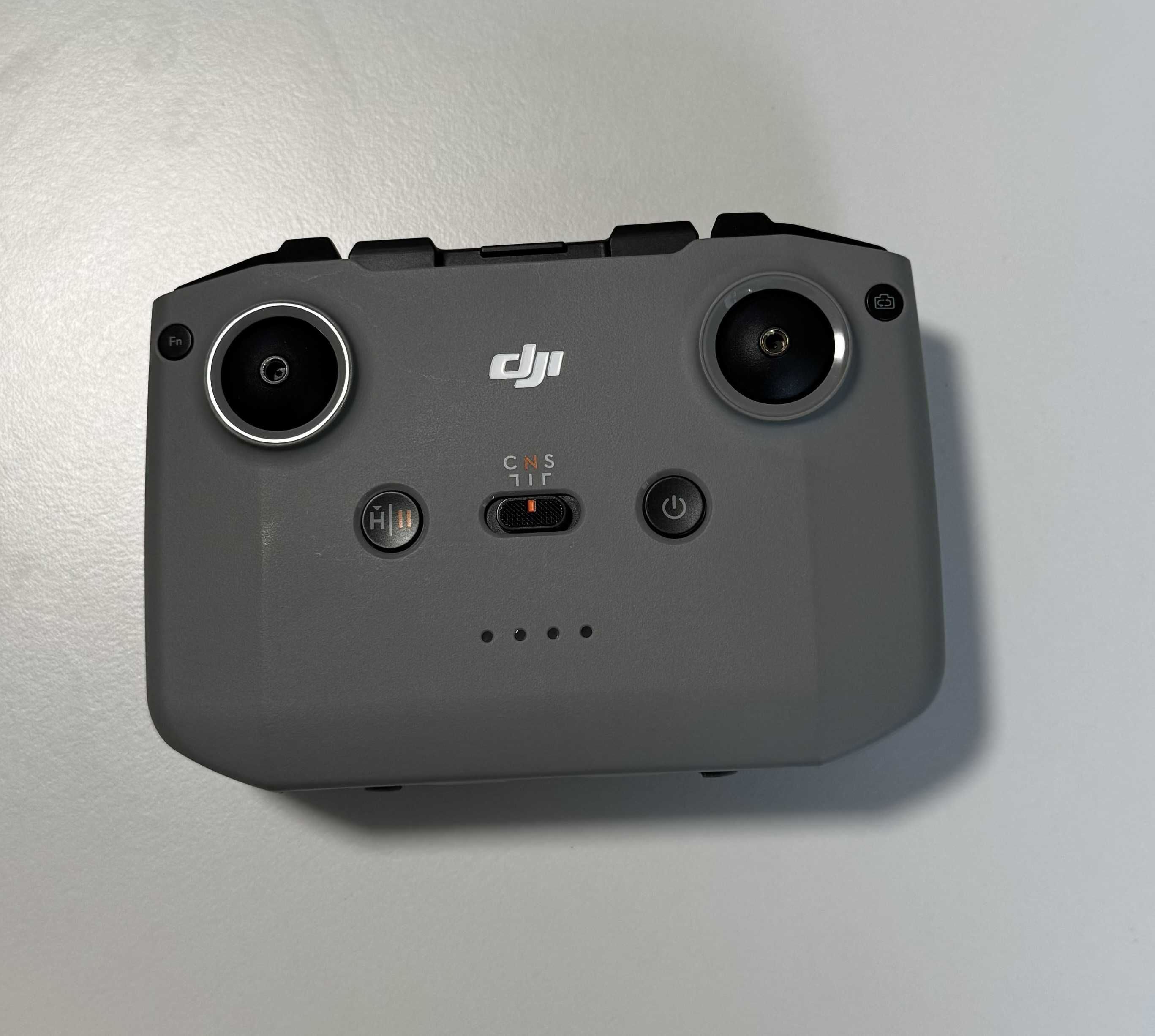 Квадрокоптер DJI Air 3 combo