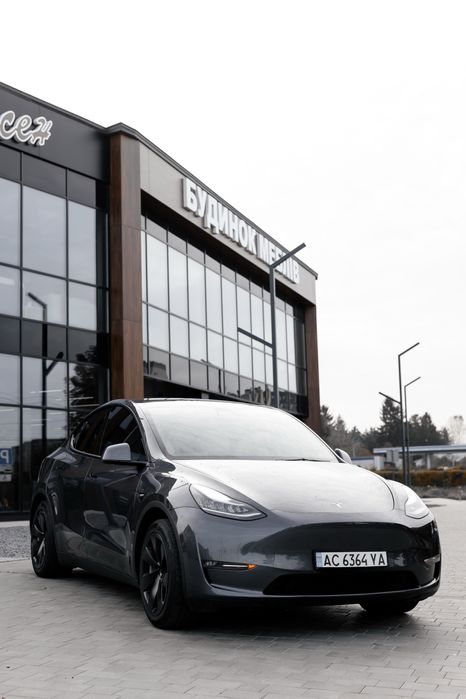 Tesla Y 2021/2022рік