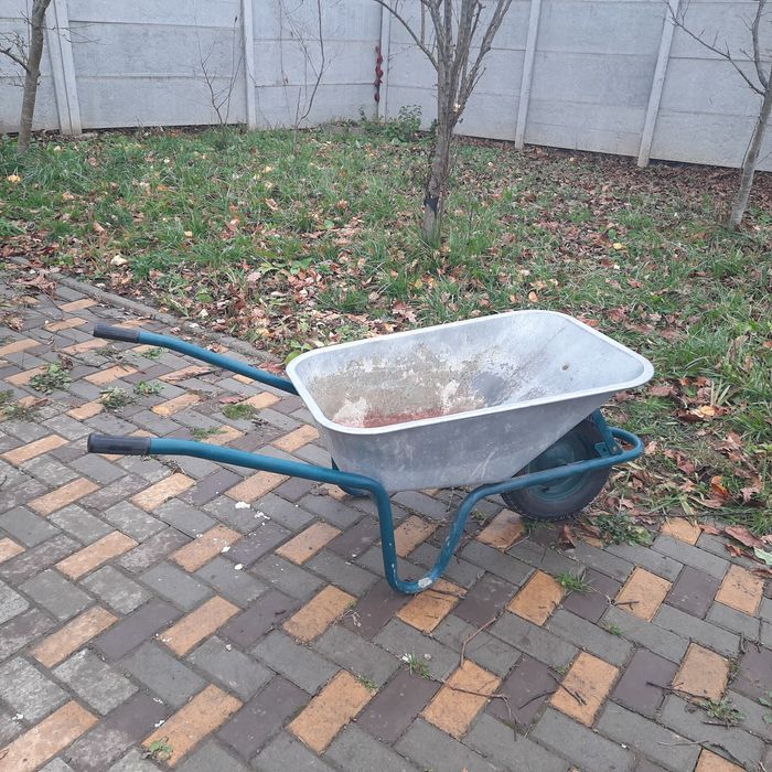 Тачка будівельна стан гарний