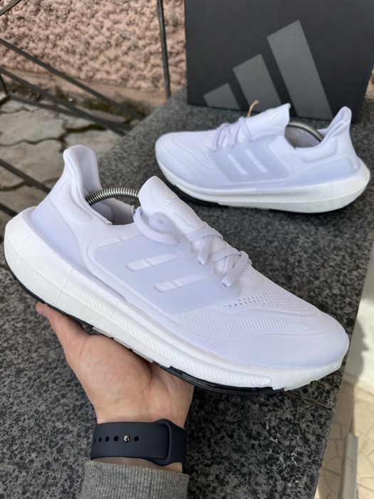 ОРИГІНАЛ Adidas Ultraboost Light Performance GY9350