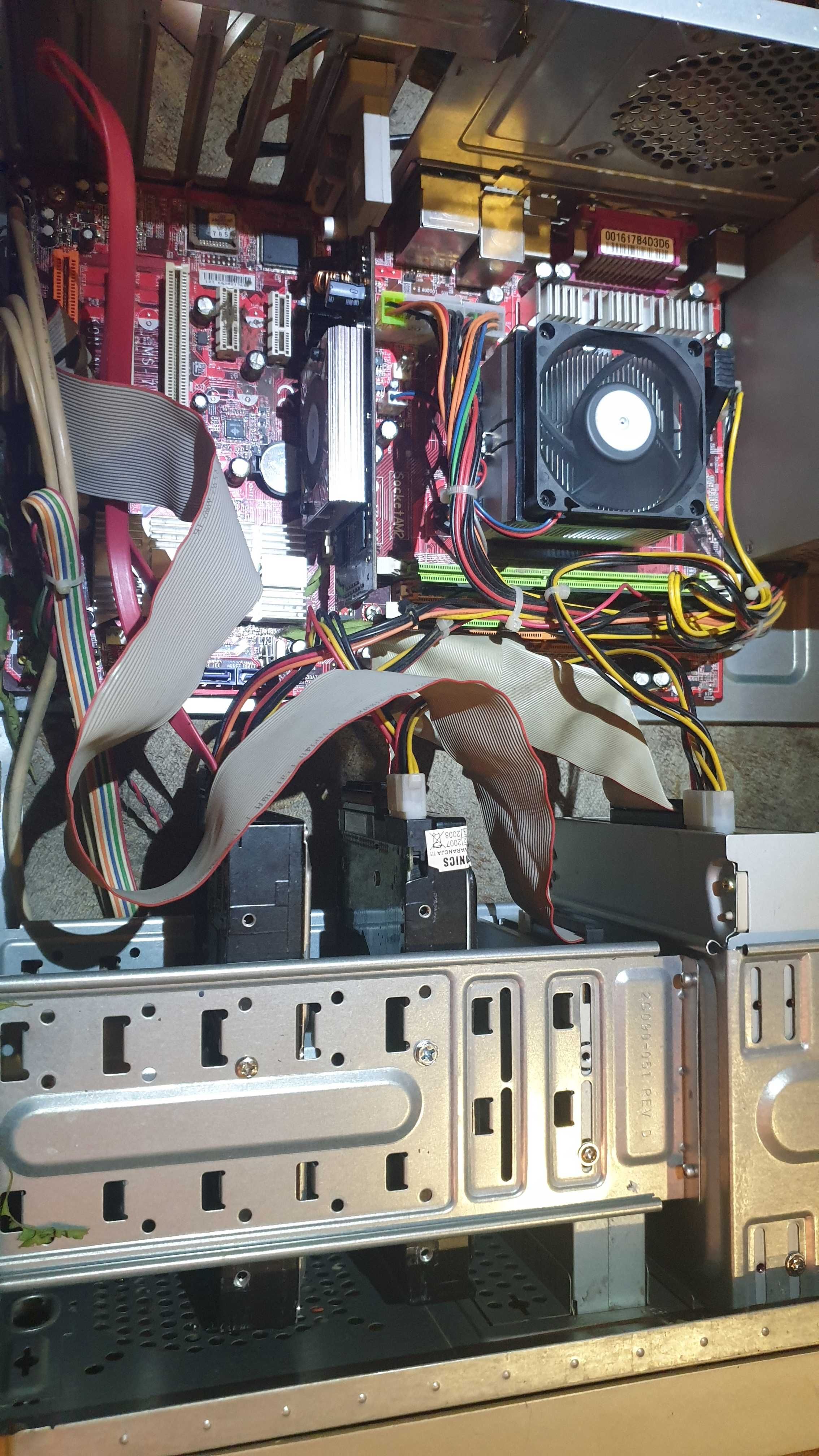 Zestaw PC AMD 1,8GHz 1Gb 2X80Gb NVIDIA GEFORCE - z monitorem lub bez