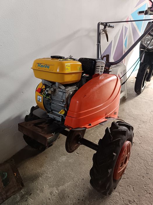 Moto enxada com alfaias