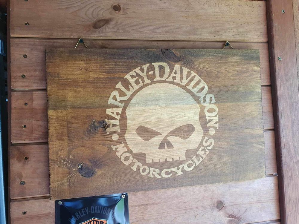 Deski ozdobne z logo Harley Davidson