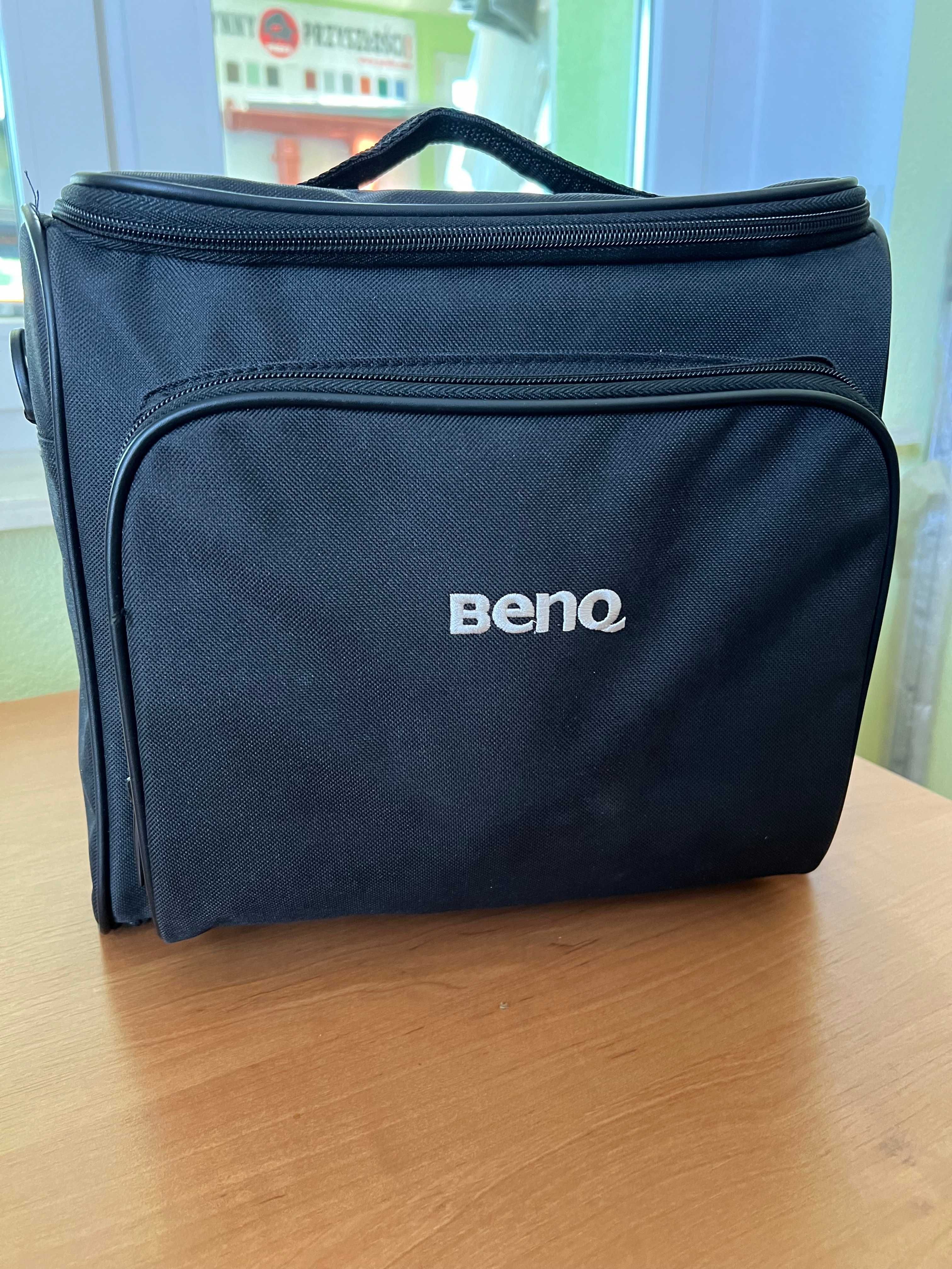 Projektor BenQ / z tablicą do rzutnika