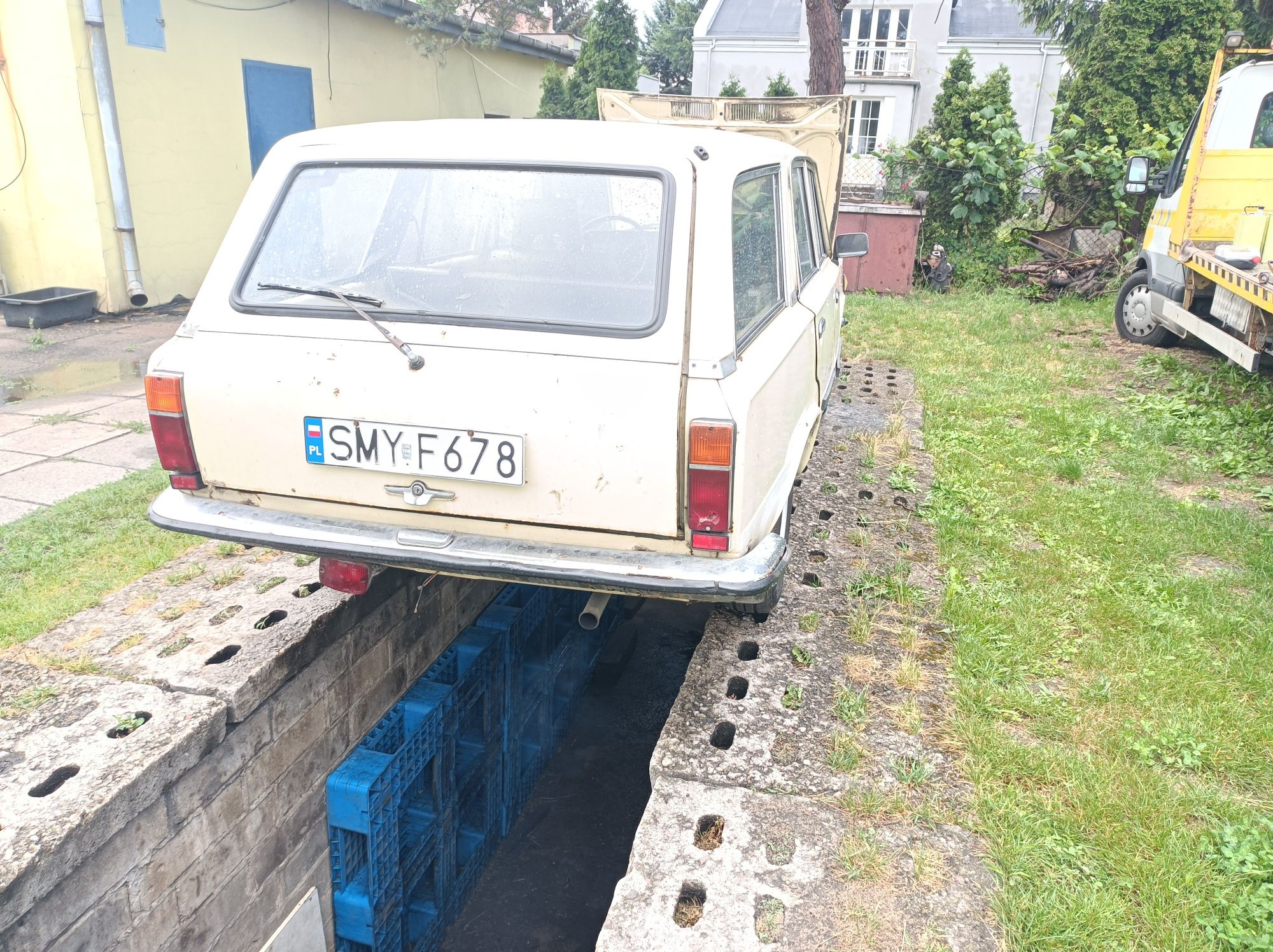 Fiat 125p kombi karetka