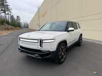 2023 Rivian  r1s