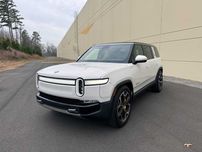 2023 Rivian  R1S