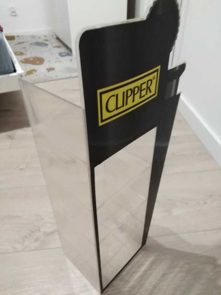 Stojak na zapalniczki clipper