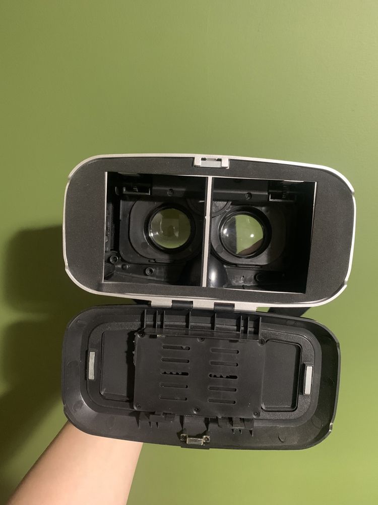 VR окуляри