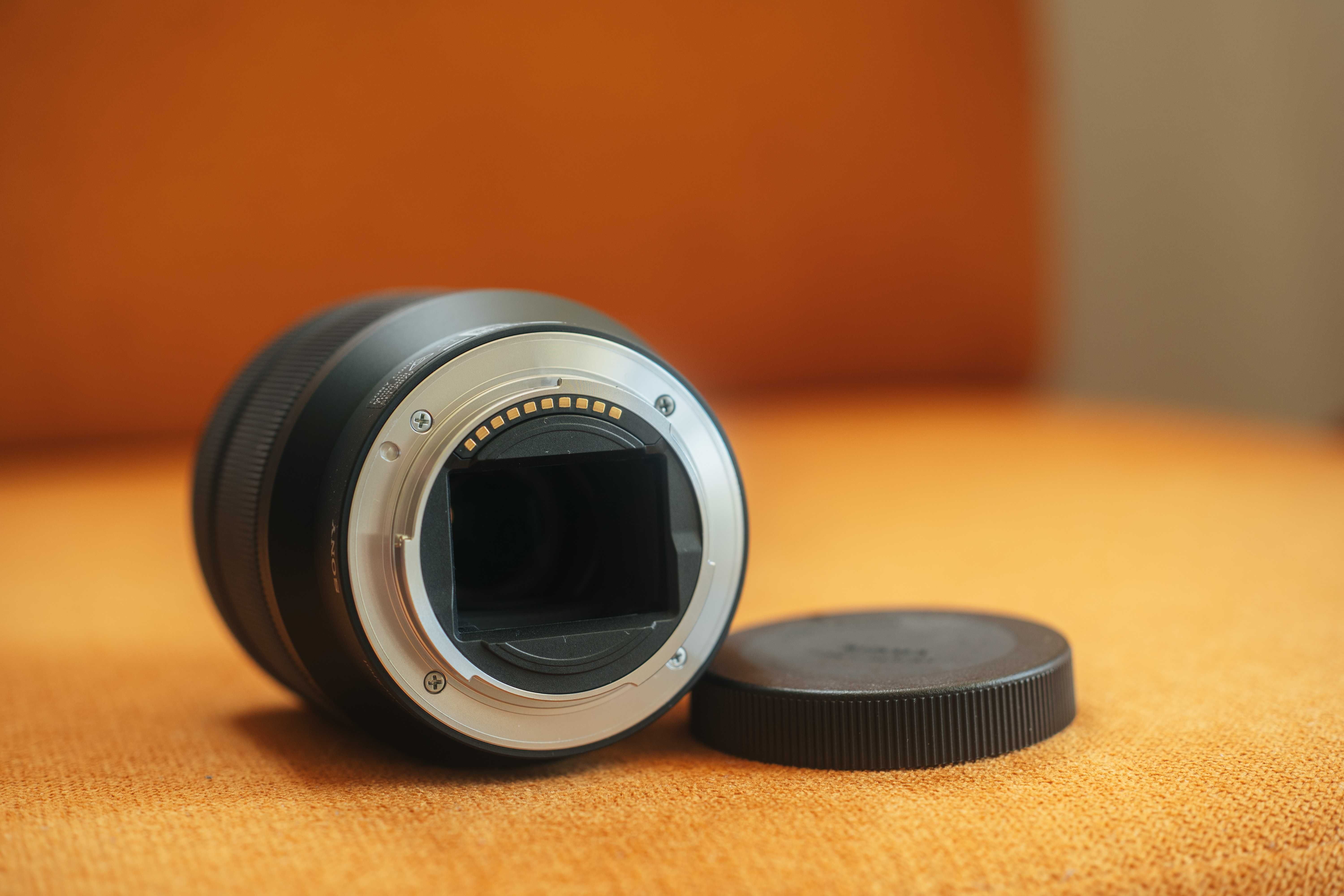 Sony FE 28-70mm f/3.5-5.6 OSS - NOVA