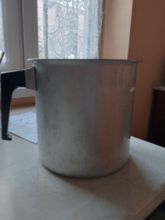 Garnek aluminiowy