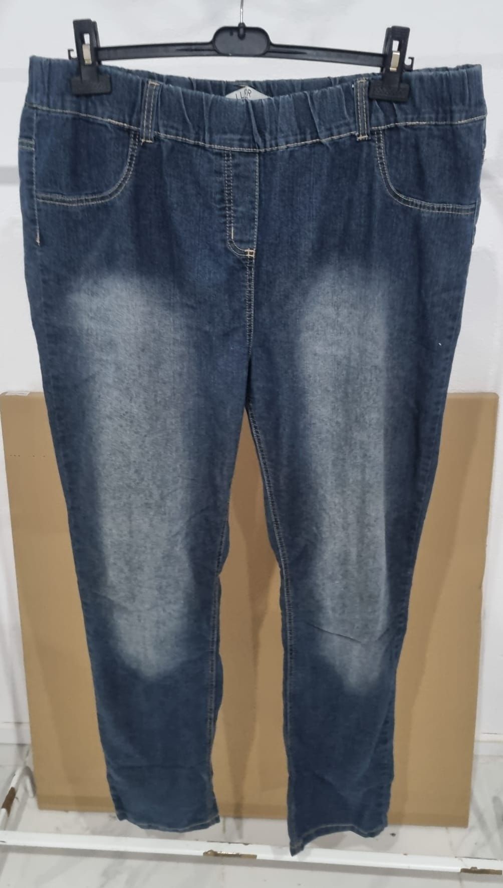 Calça de Mulher Tamanho 50 bom estado