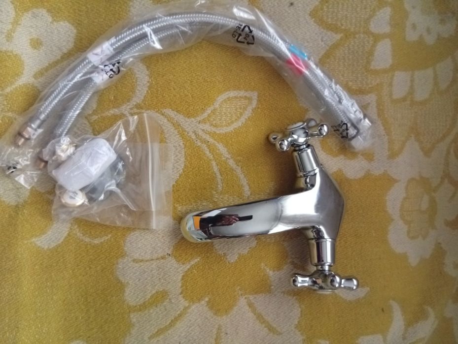 Смеситель для ванны CUPAQVA, новый.