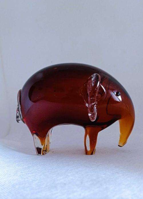 Szklany słoń cudowny wspaniały. Bajeczny kolor nie do opisania