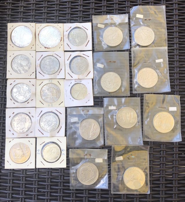 Conjunto de moedas antigas