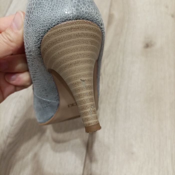 Skórzane szpilki Lasocki r. 37