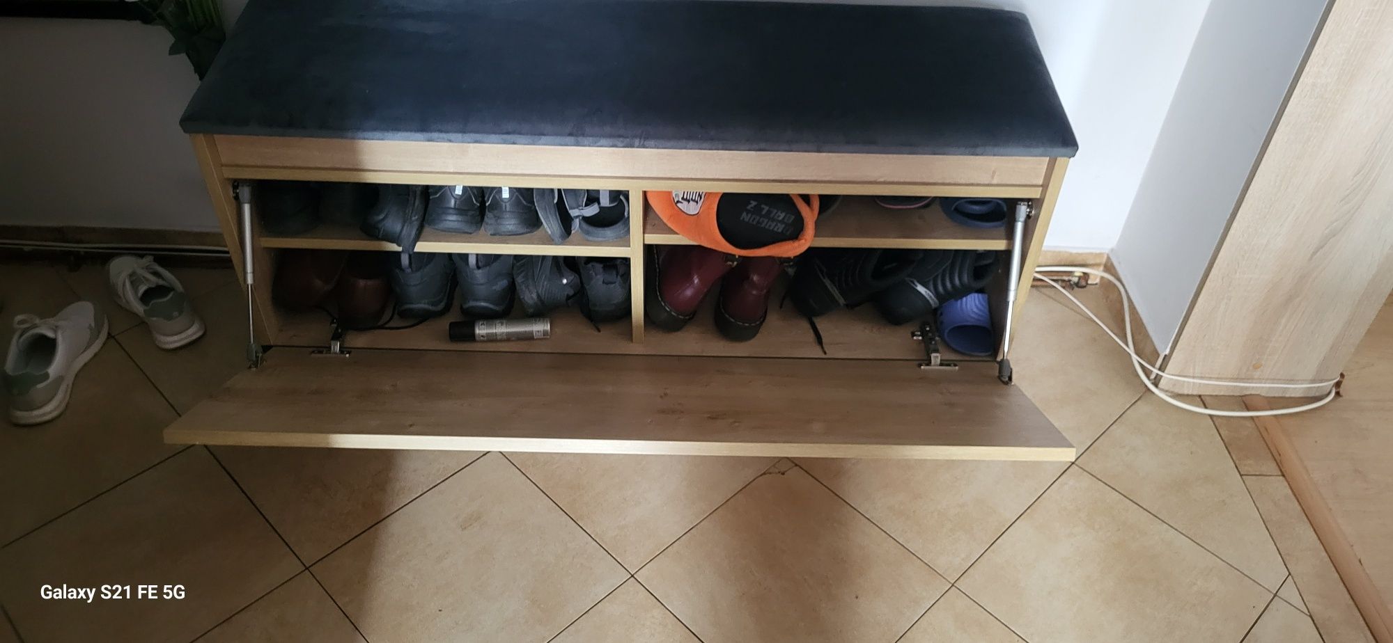 Komoda na buty z siedziskiem