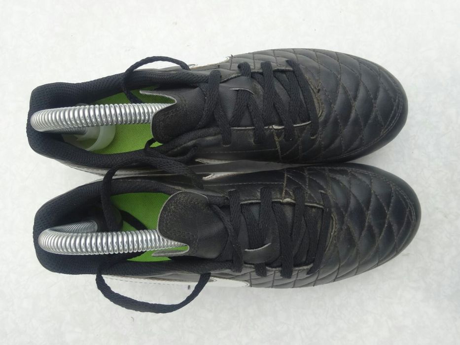 Детские бутсы NIKE Majestry FG AQ7897-017
размер 38.5