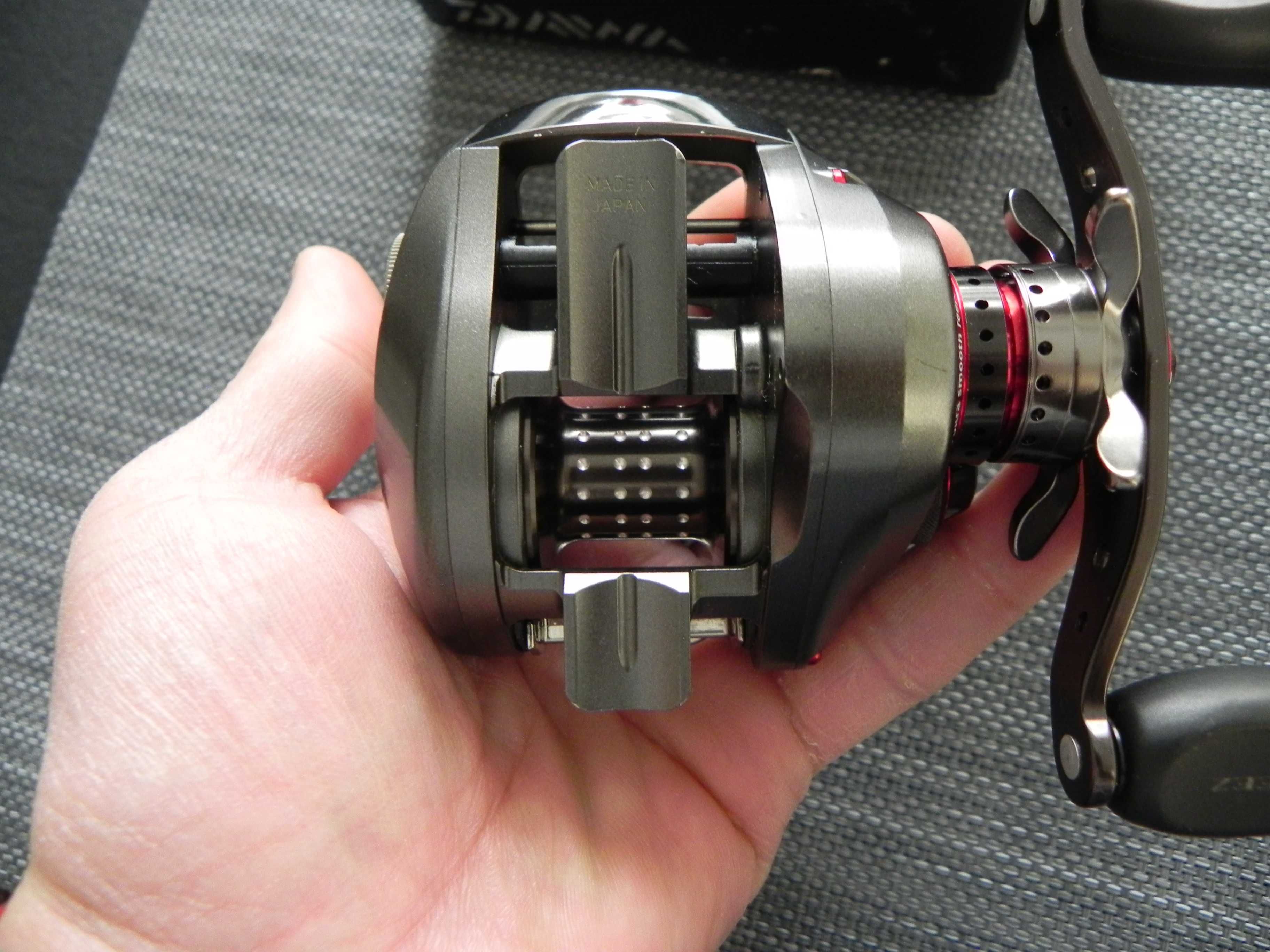 Мультіплікаторна катушка Daiwa Steez 100SHL