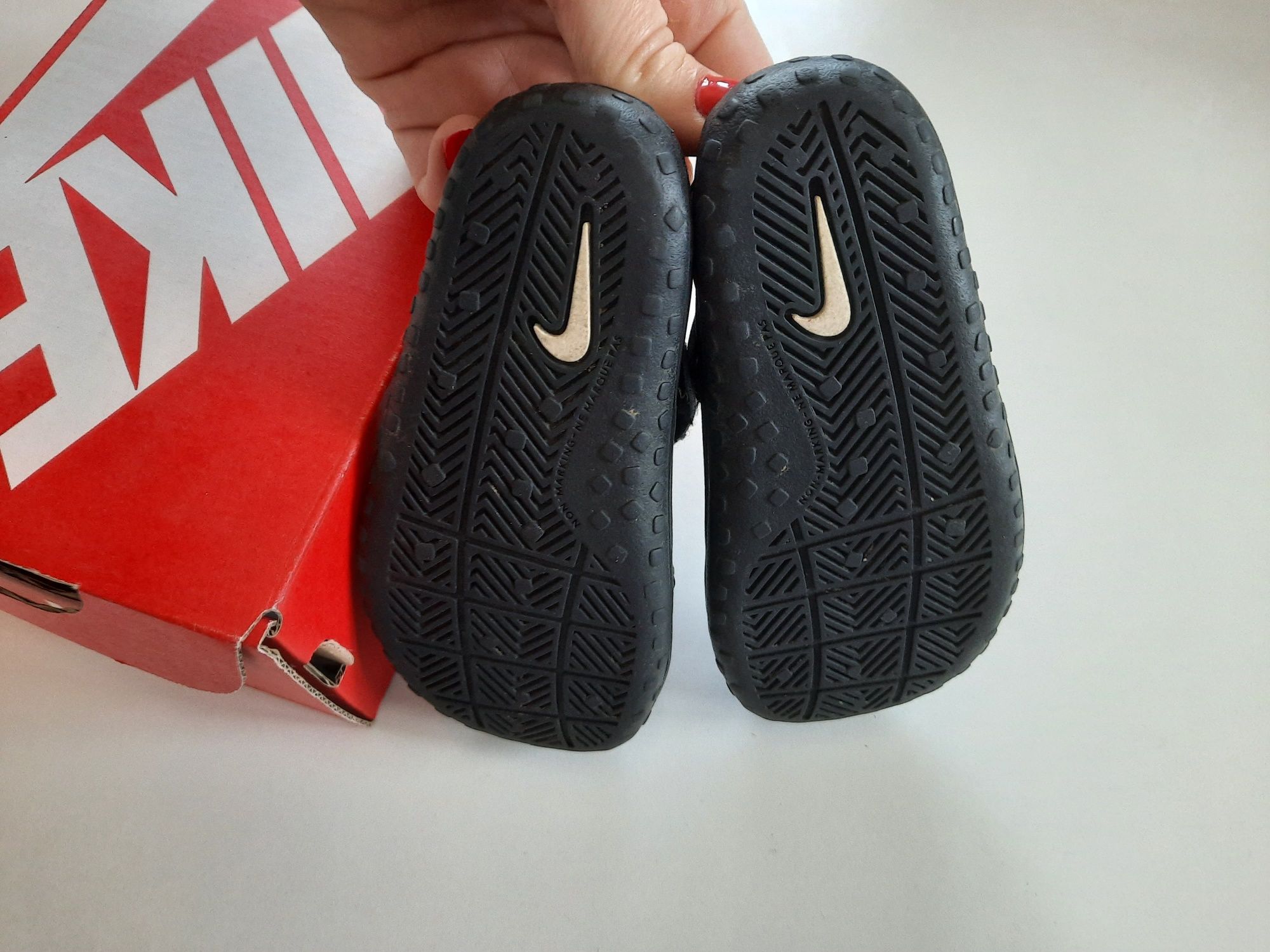 Sandałki nike 21,5