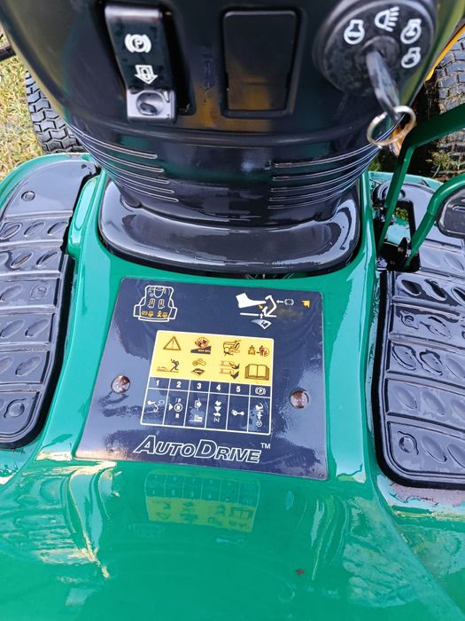 Kosiarka traktorek bez pługa Yard Man, MTD