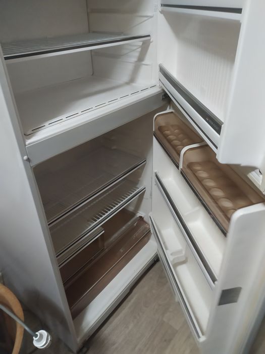 Продам холодильник Fujitsu General The Giant