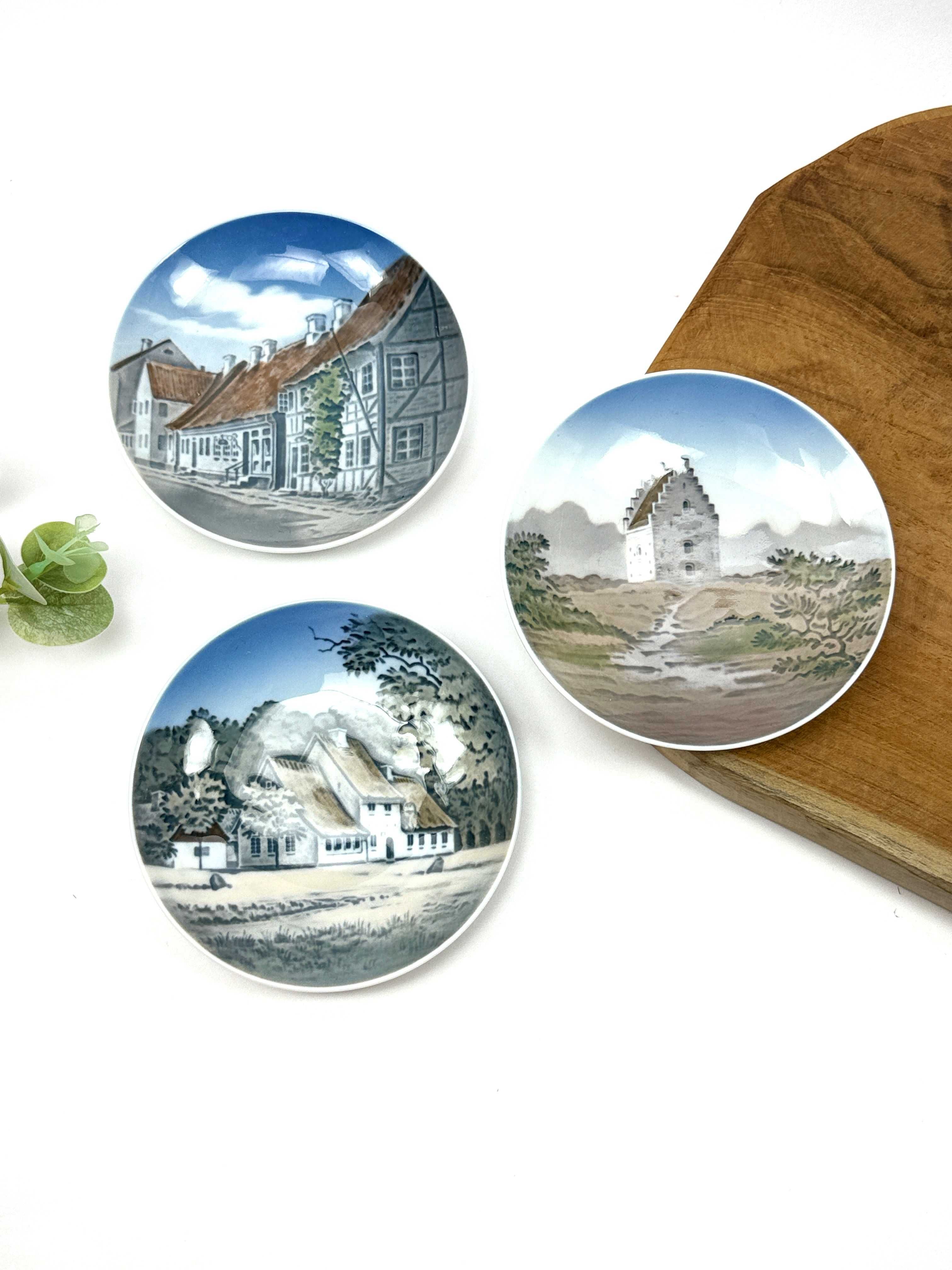 Royal Copenhagen zestaw 3 porcelanowych talerzyków ściennych