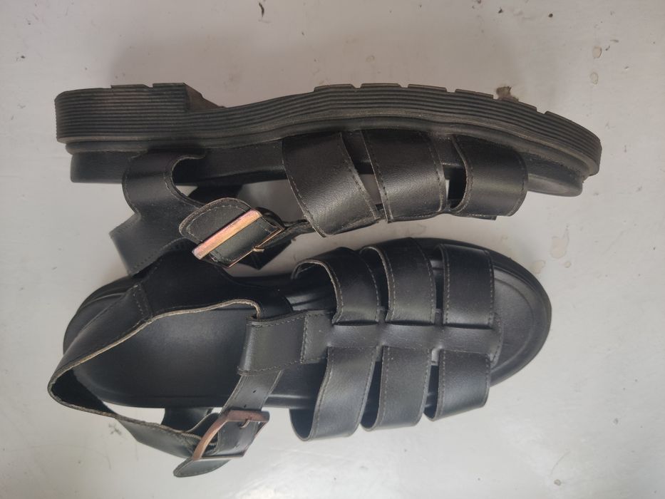 Босоніжки жіночі