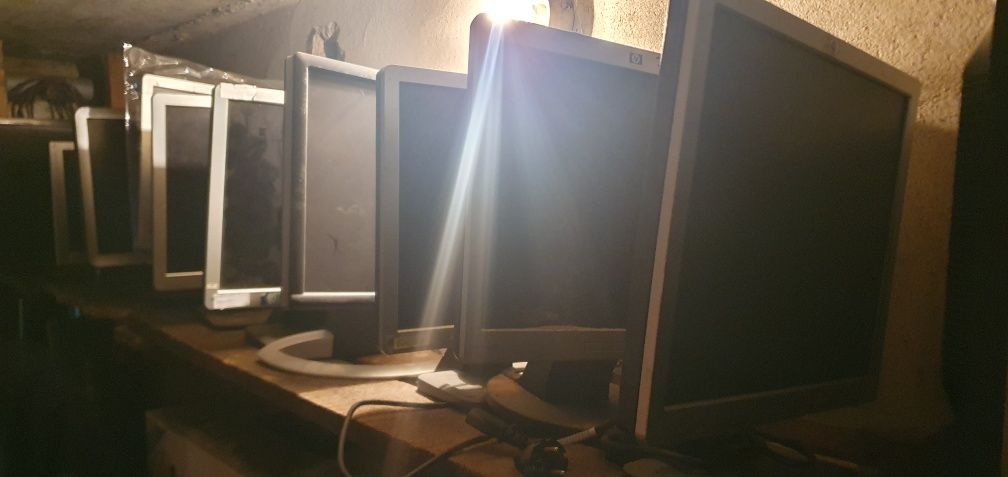 Monitor 17 cali używane