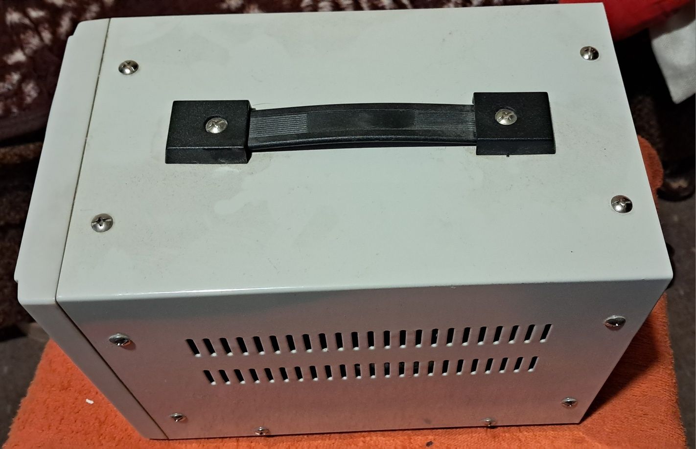 Стабилизатор напряжения Kebo SDR-2000VA
