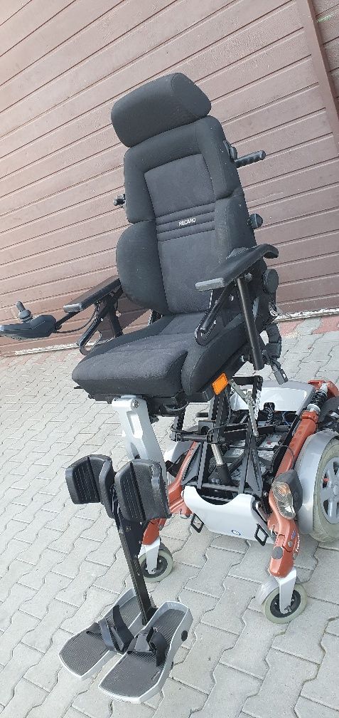 wózek inwalidzki elektryczny Invacare typhoon recaro