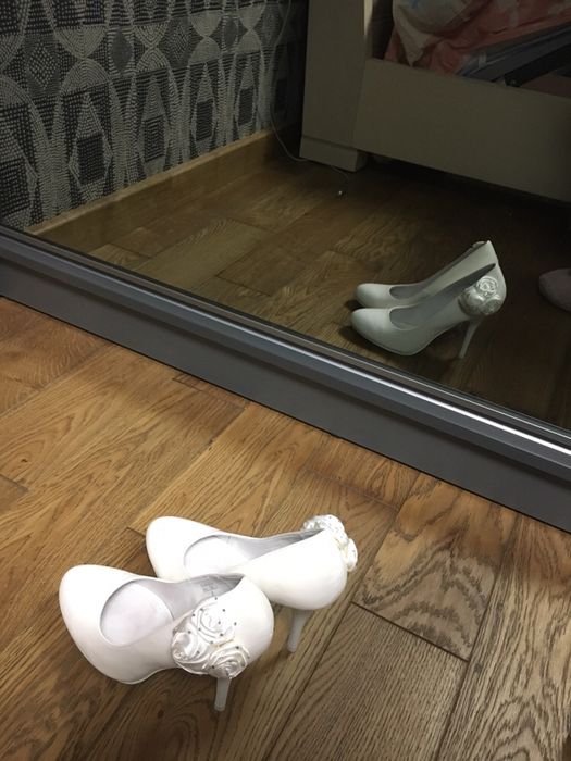 Белые свадебные туфли , 38 размер