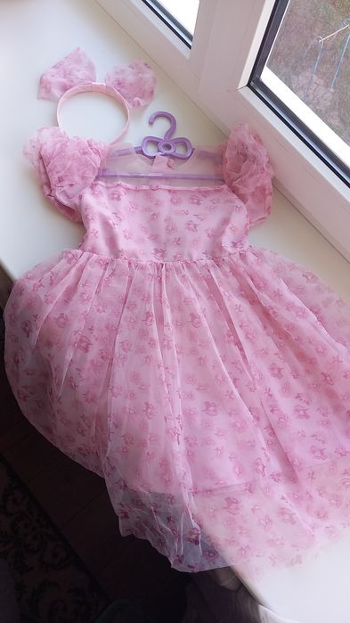 Нова сукня на дівчинку 104-110