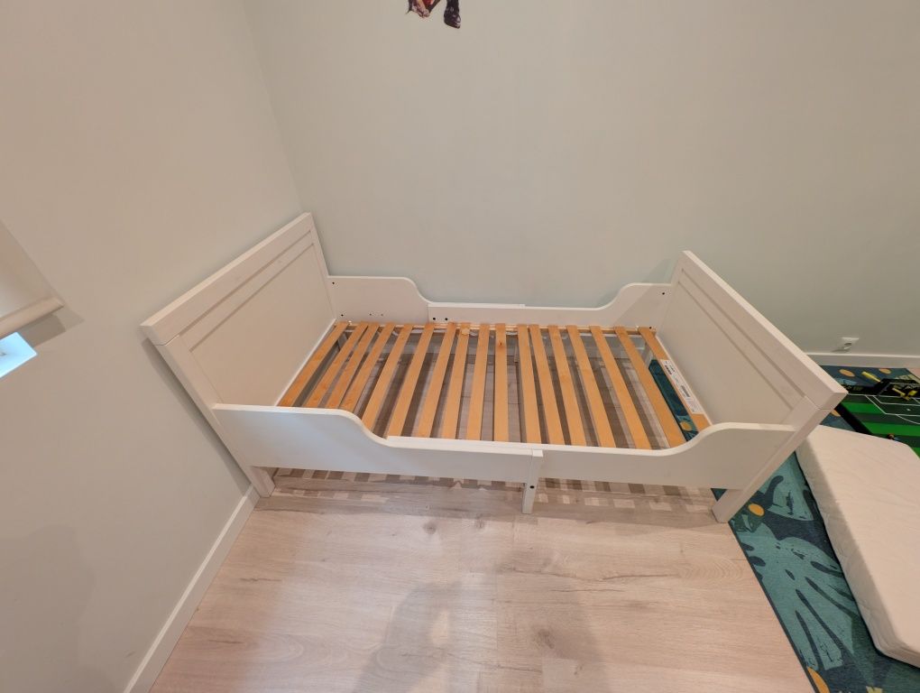 Cama IKEA com colchão