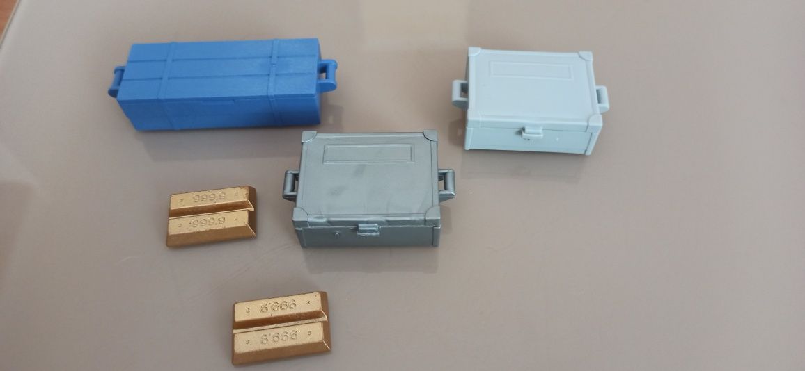 Playmobil skrzynie i sztabki złota
