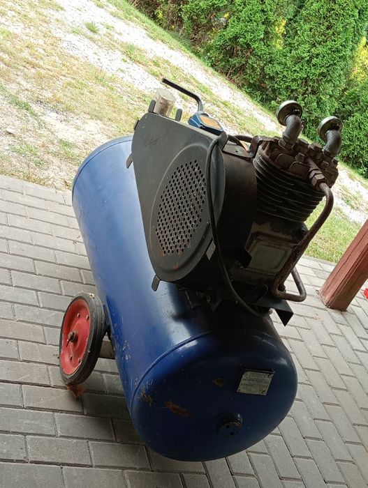 Sprężarka 300L .