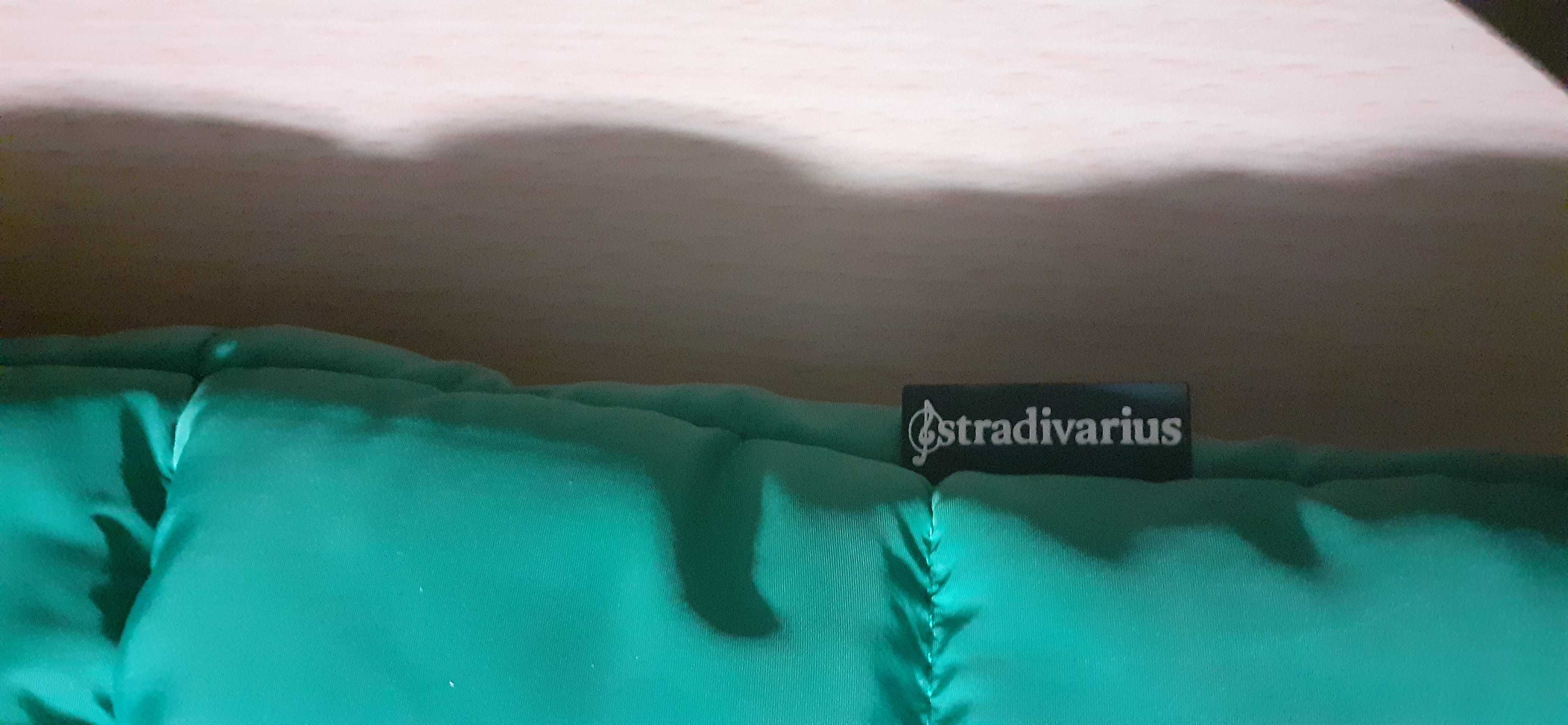 Carteira saco verde da Stradivarius