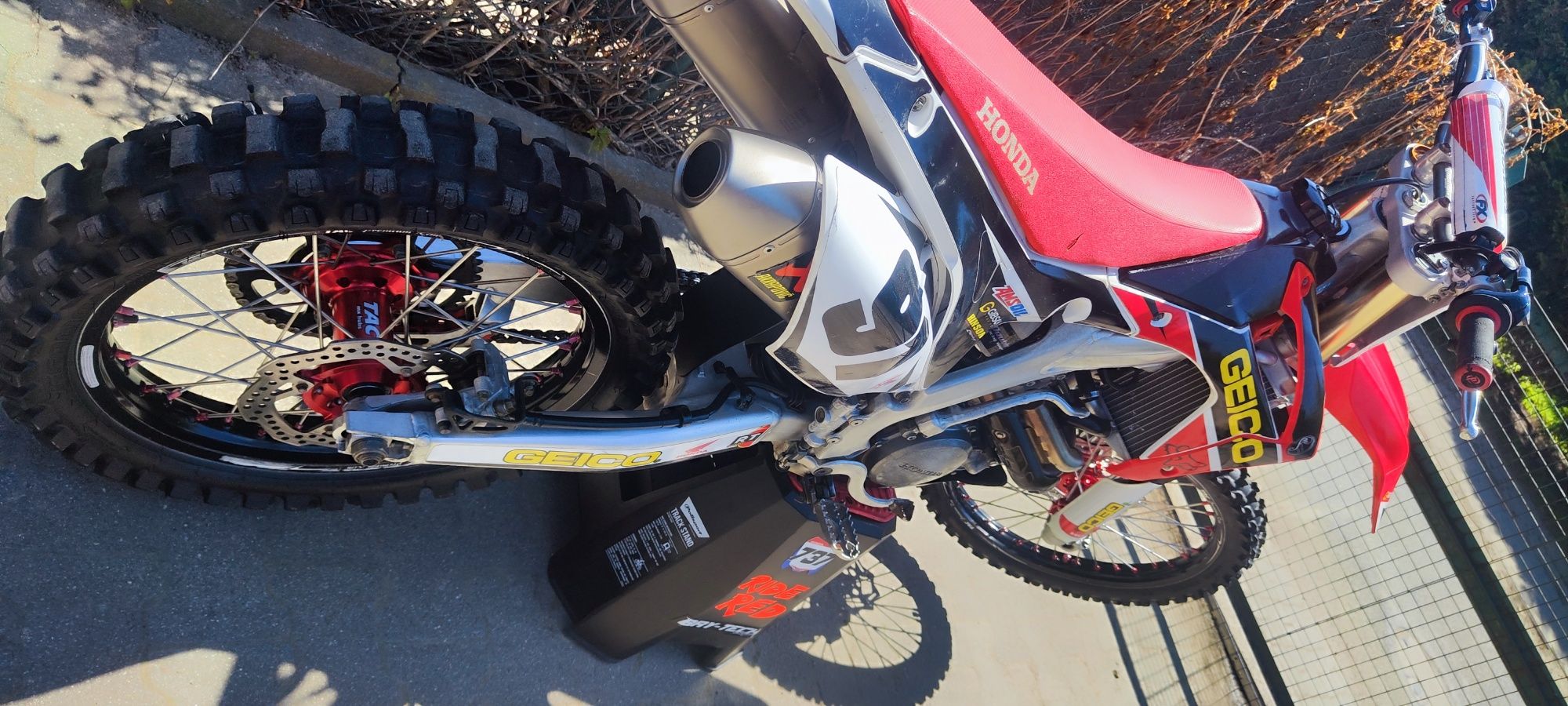 Honda CRF 250 R 2016 akrapovic GEICO k-tech