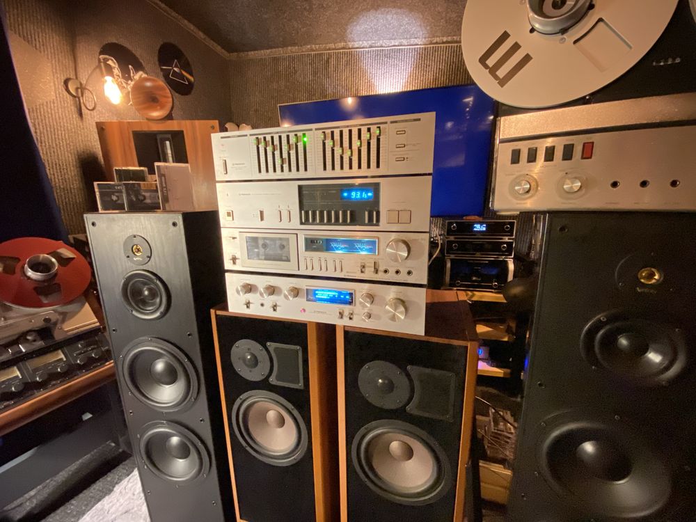 Wieża stereo z najlepszych, parowanych ze sobą brzmieniowo segmentów