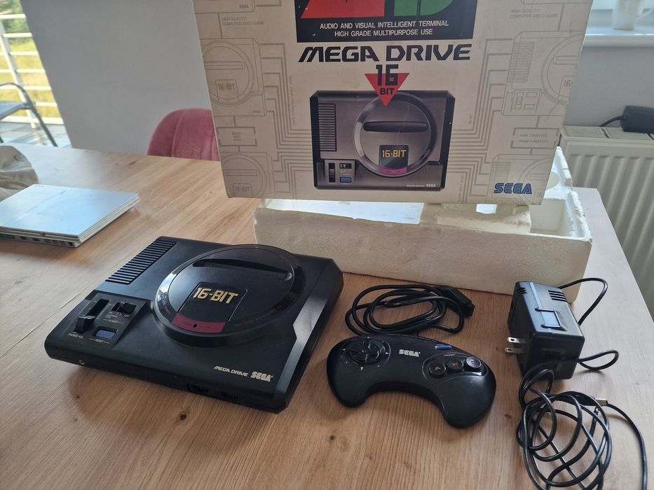 Konsola SEGA Mega Drive 16-BIT pad pudełko