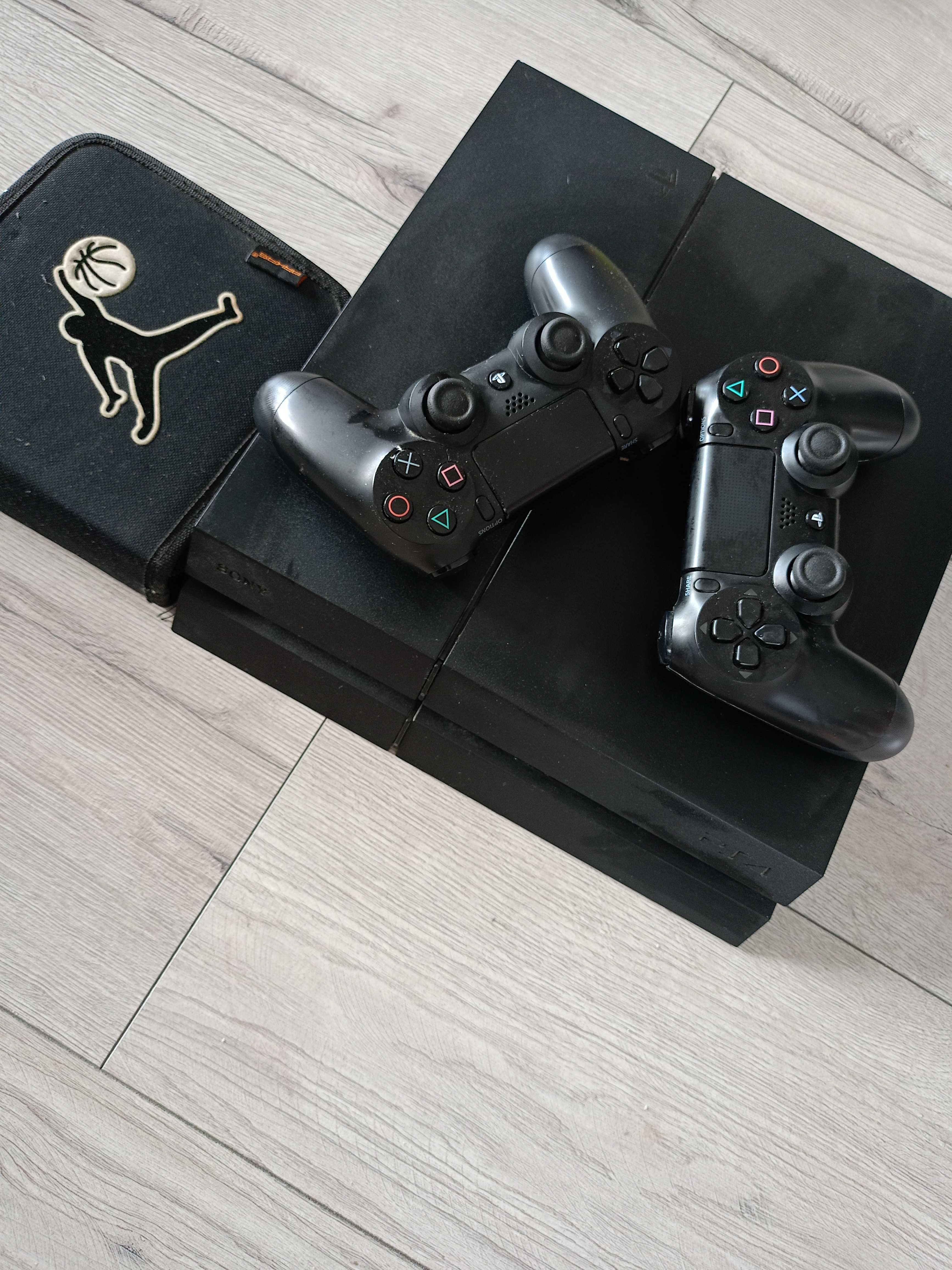 Konsola Sony Playstation 4 PS4 Slim 1TB 2 Pady